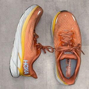 Hoka Clifton 8 Wide Orange Running Shoes Women’s Size 10.5